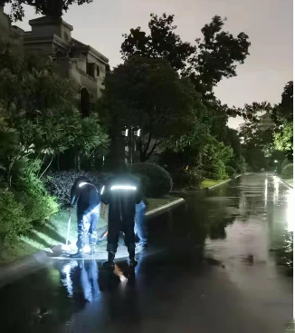 組織現(xiàn)場排查 預(yù)防惡劣天氣引發(fā)各類安全事故-3.png